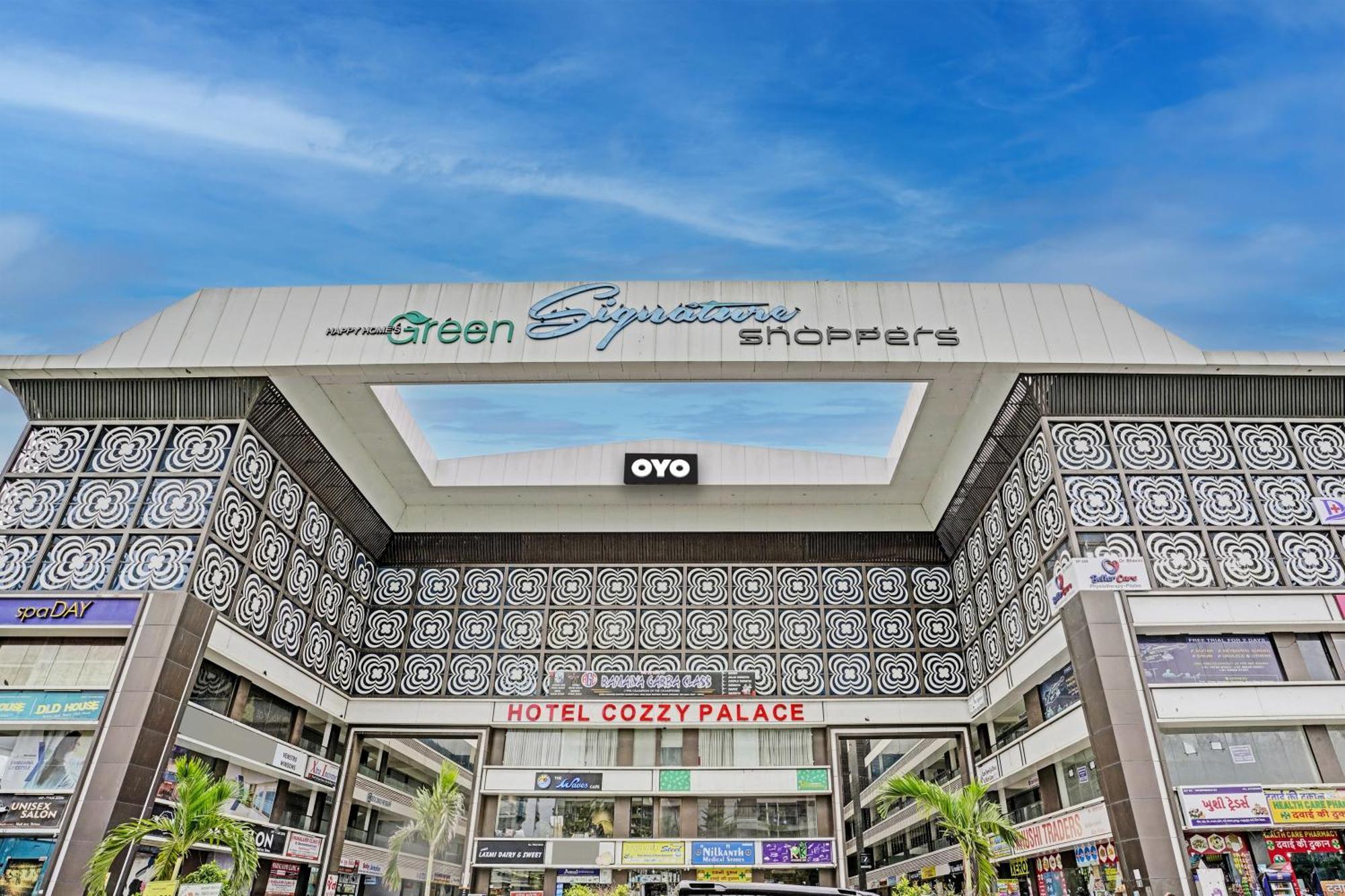 Hotel O Green Signature Surat Exterior photo